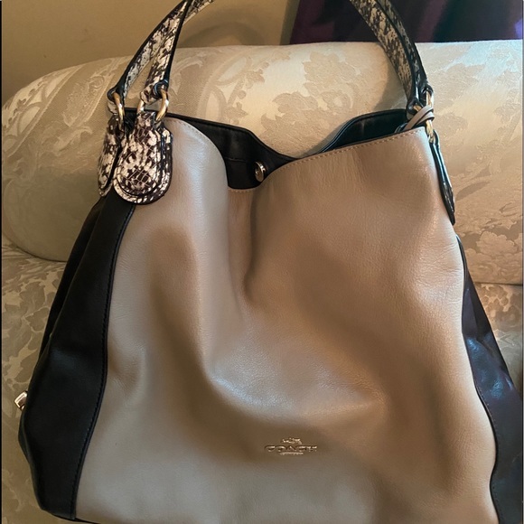 Coach Handbags - Coach Bag like New